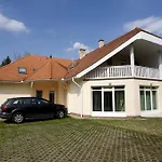 Marianna Apartmanhaz * זלקרוס